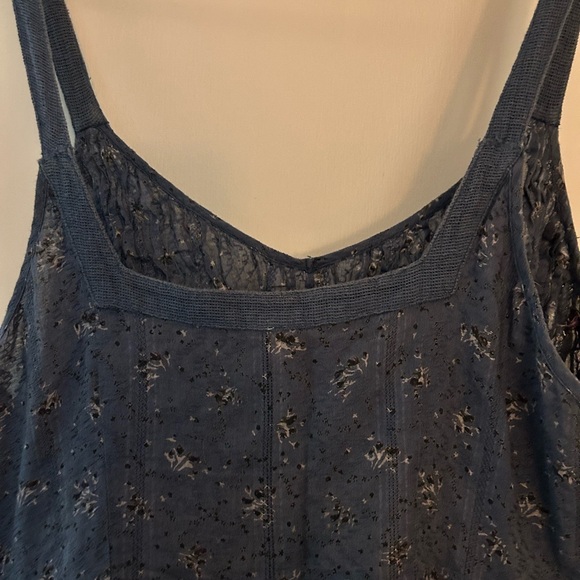 Blue Floral Sleeveless Dress - Picture 3 of 8